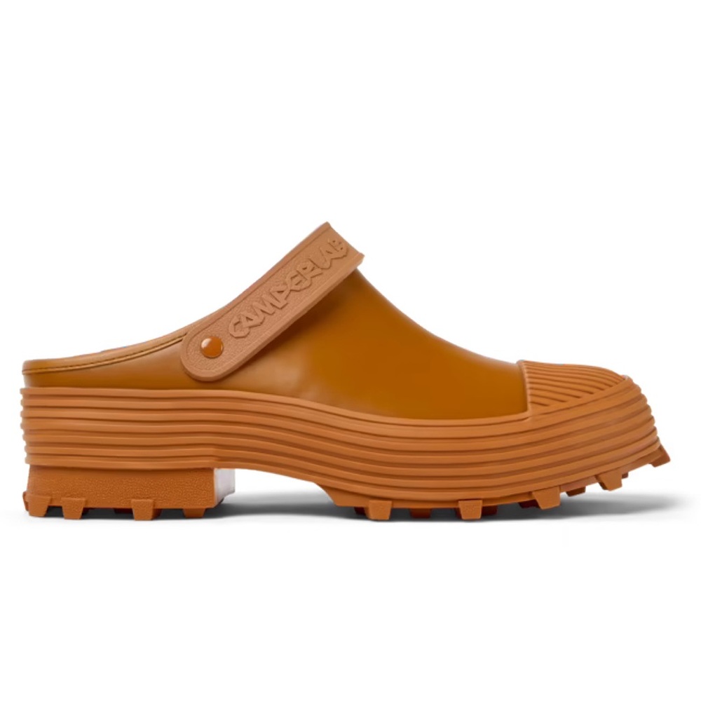 Camperlab Traktori Clogs in Orange